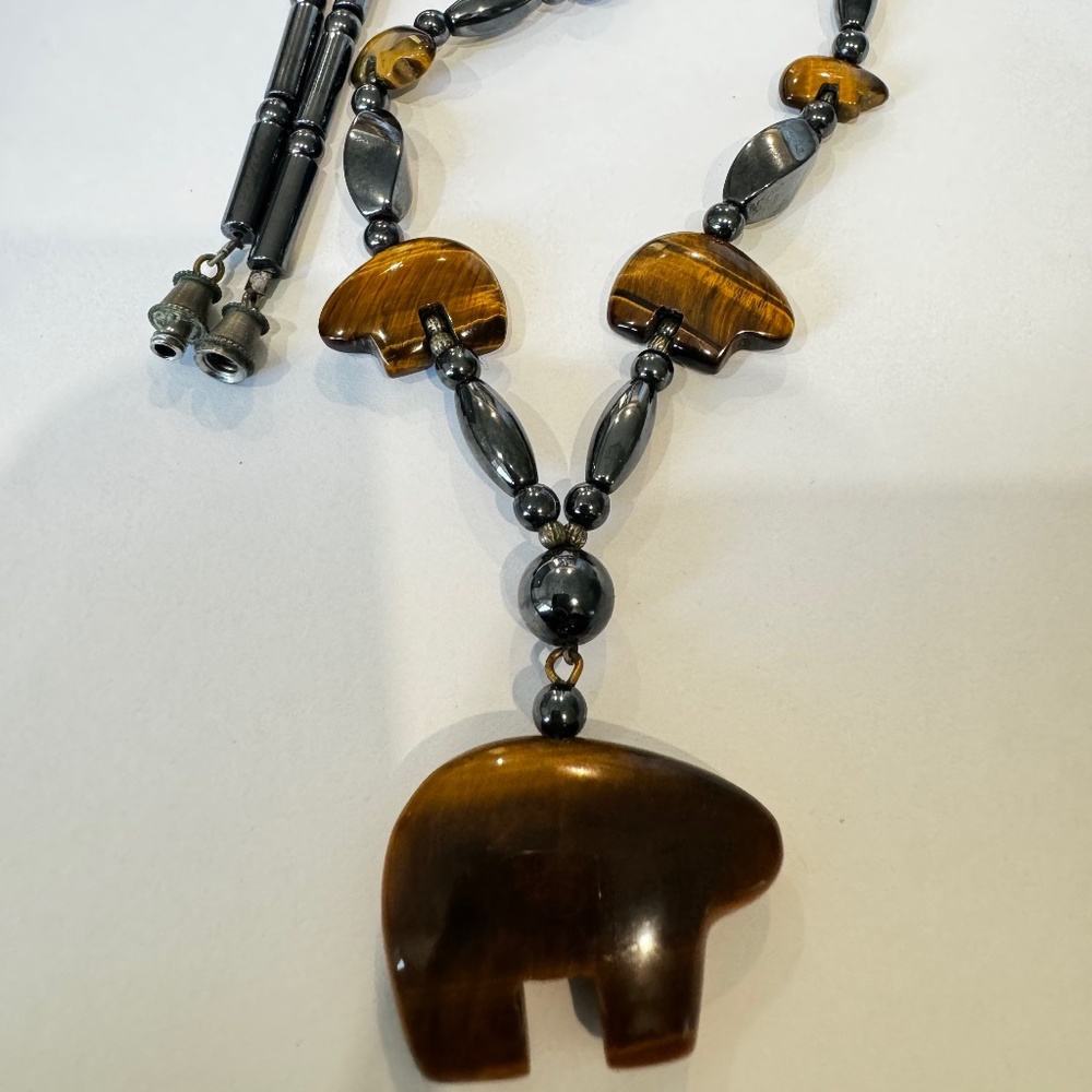 Tiger’s Eye Fetish Bear Southwest Hematite Bead Beaded Long Necklace Vintage 80s